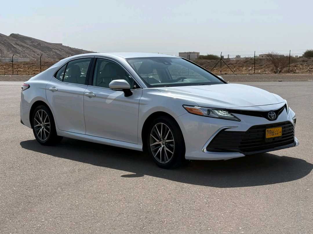 Car Image 2022 TOYOTA CAMRY XLE