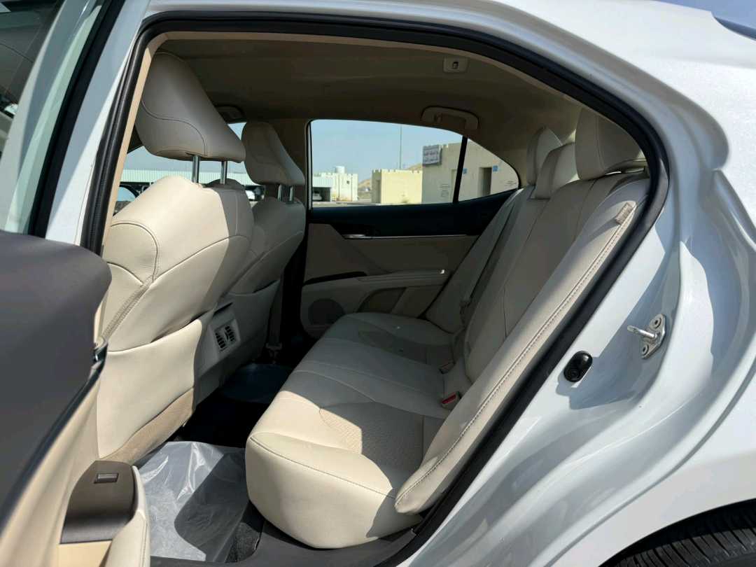 Car Image 2022 TOYOTA CAMRY XLE