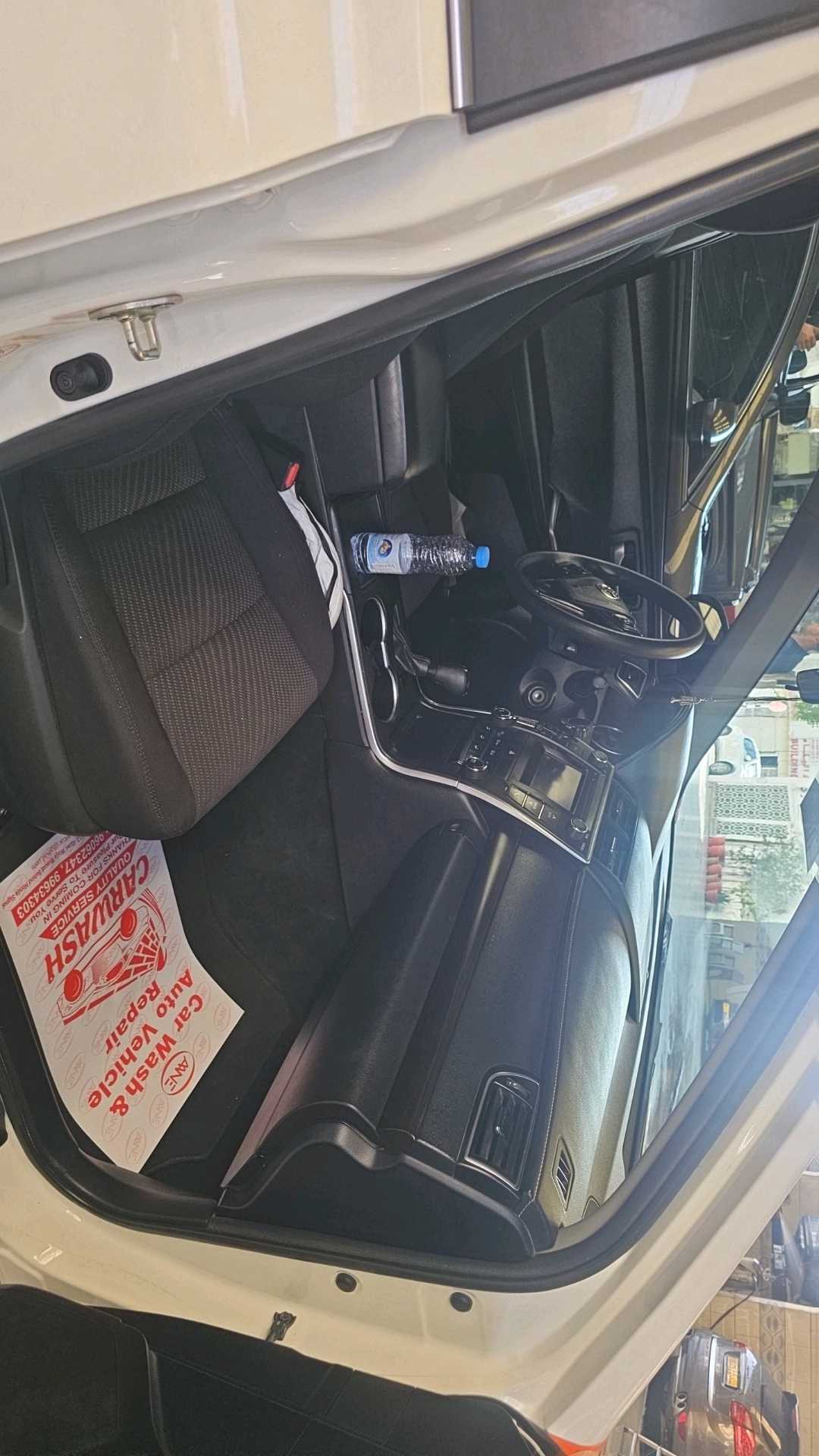 Car Image 2017 TOYOTA CAMRY LE
