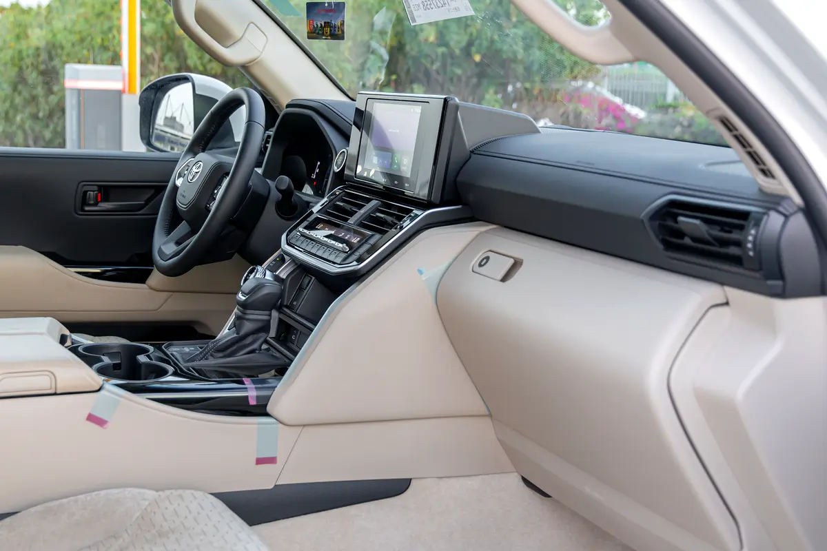 Car Image 2026 TOYOTA LAND CRUISER GX.R