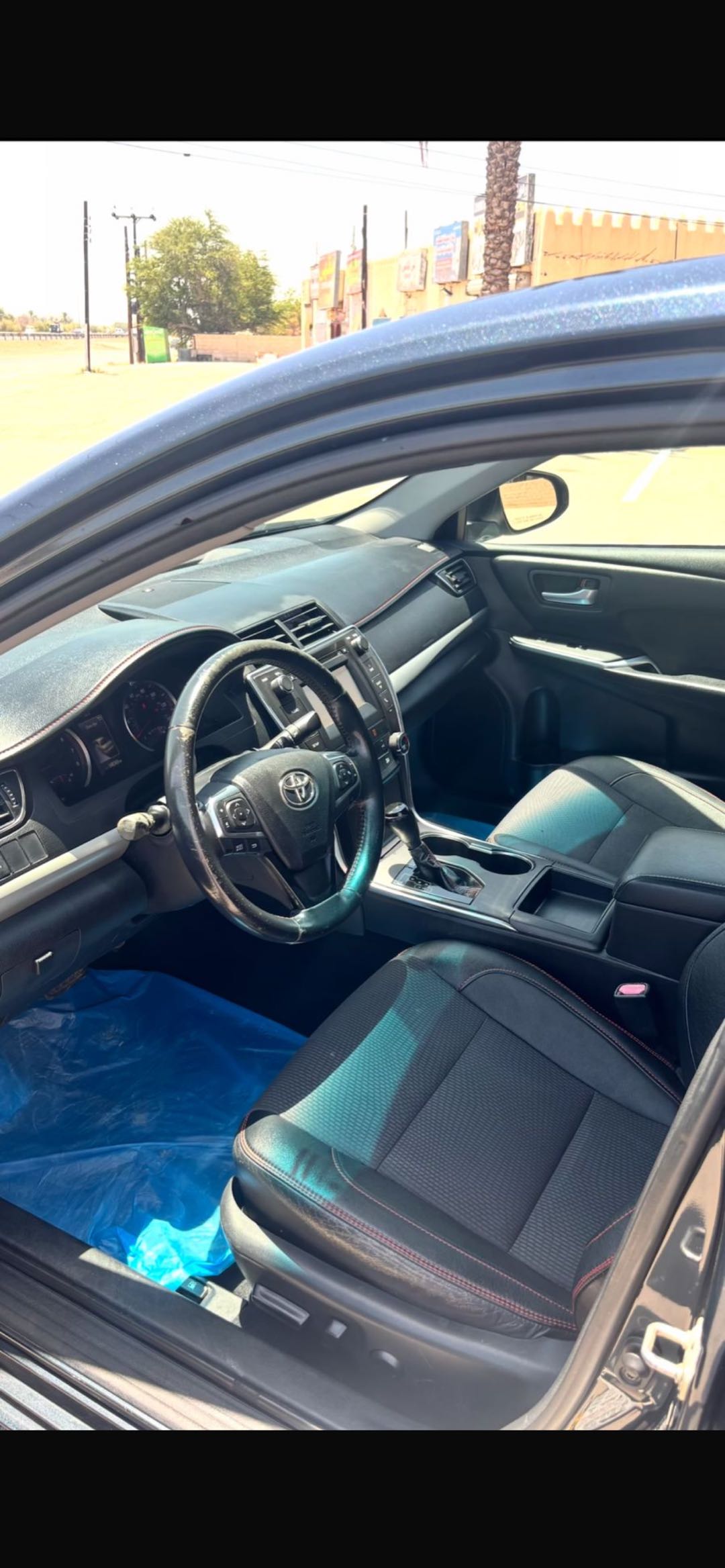 Car Image 2017 TOYOTA CAMRY SE