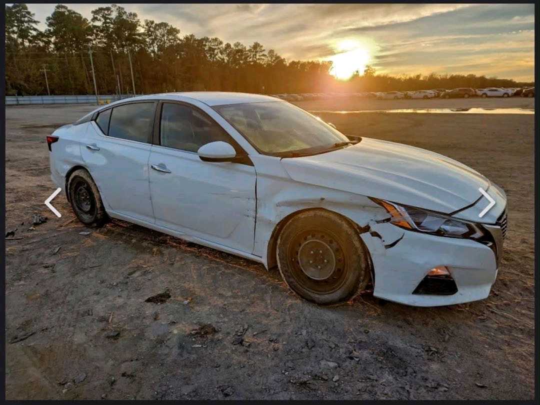 Car Image 2019 NISSAN ALTIMA SV