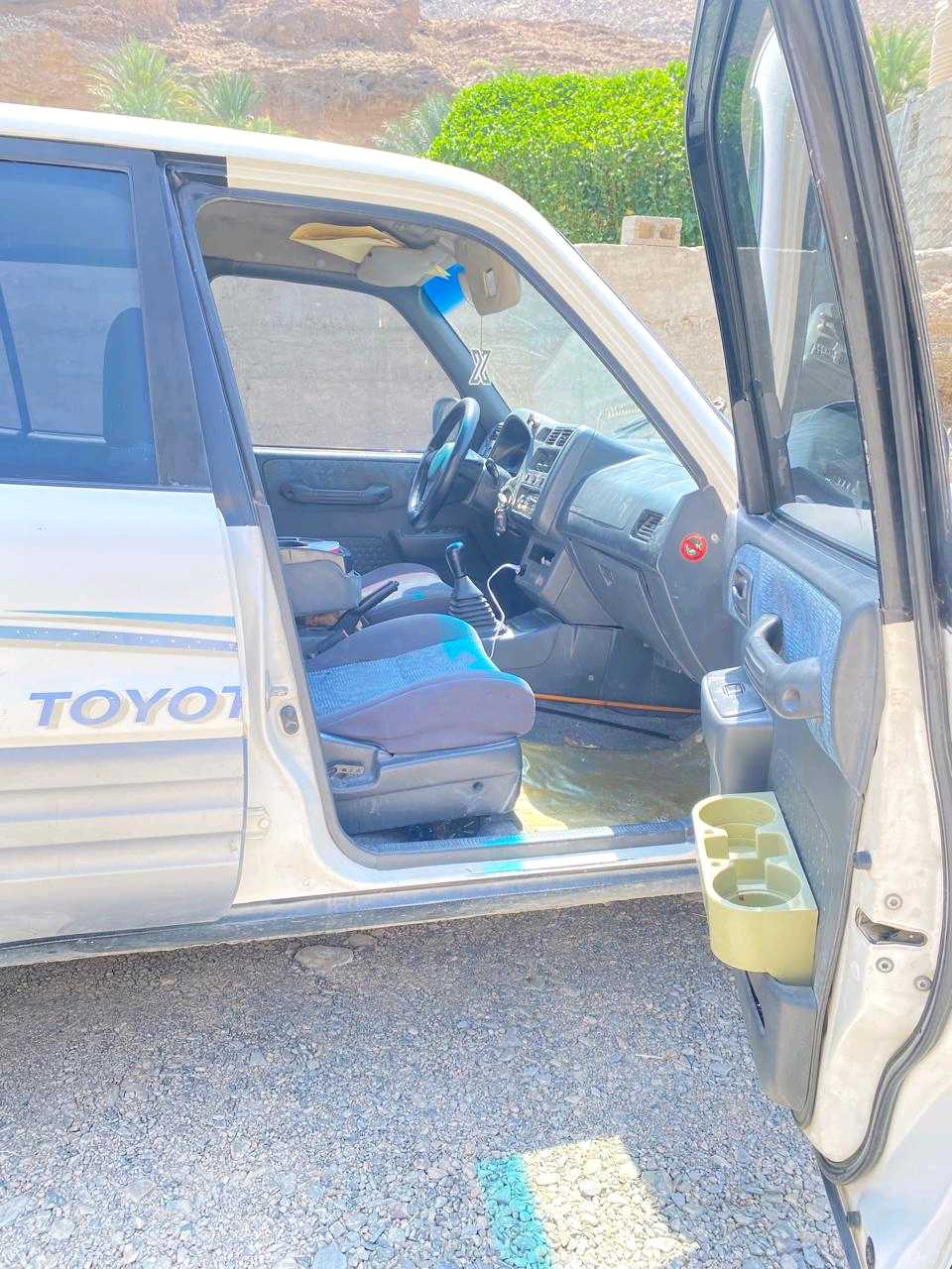 Car Image 1999 TOYOTA RAV4 
