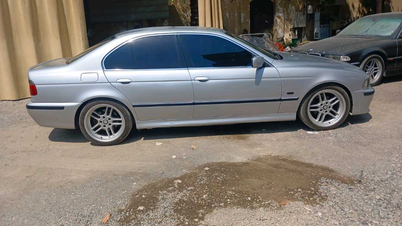 Car Image 1998 BMW 5 SERIES 528
