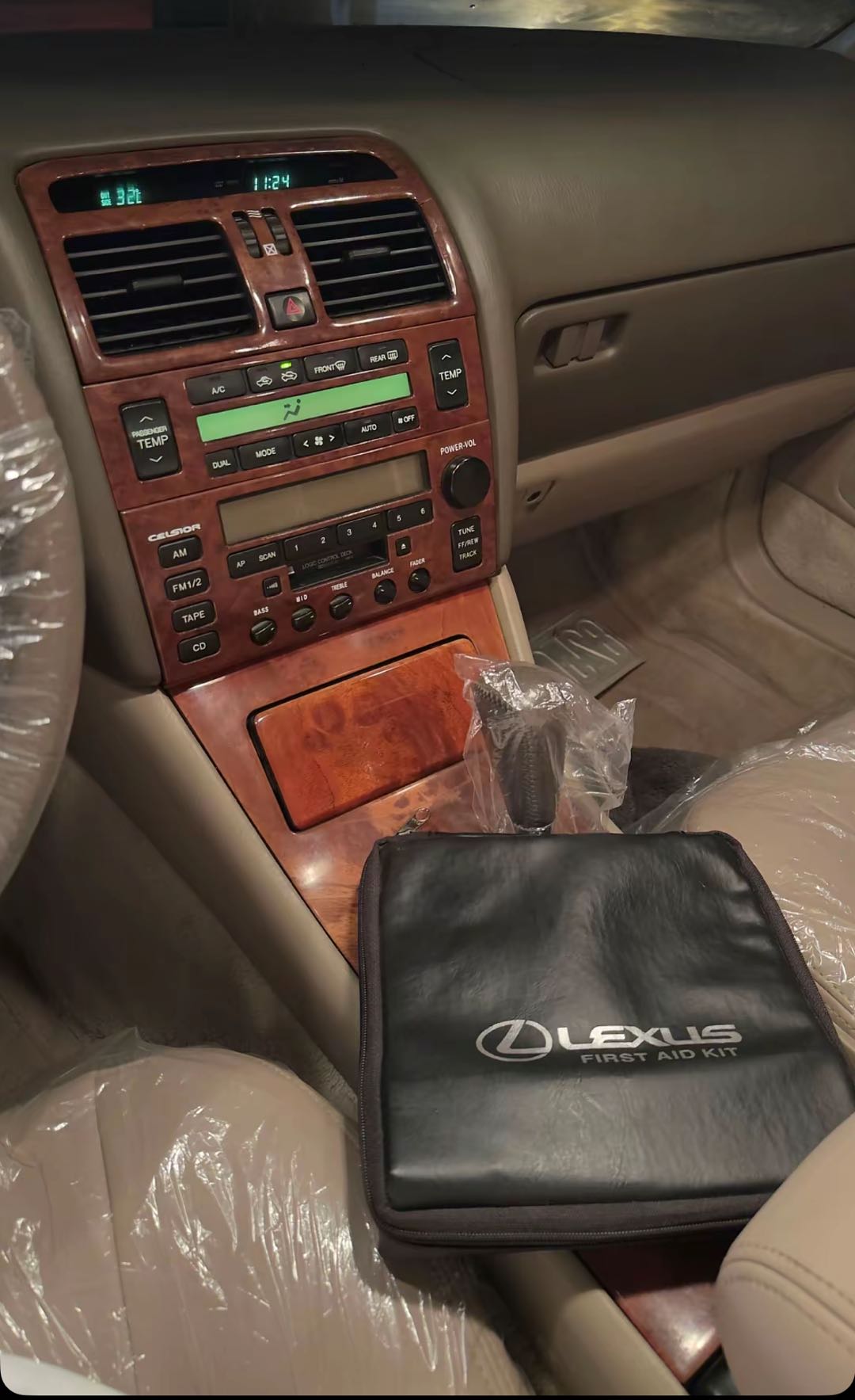 Car Image 1997 LEXUS LS 400