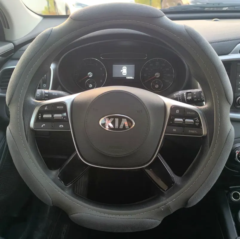 Car Image 2019 KIA SORENTO LX