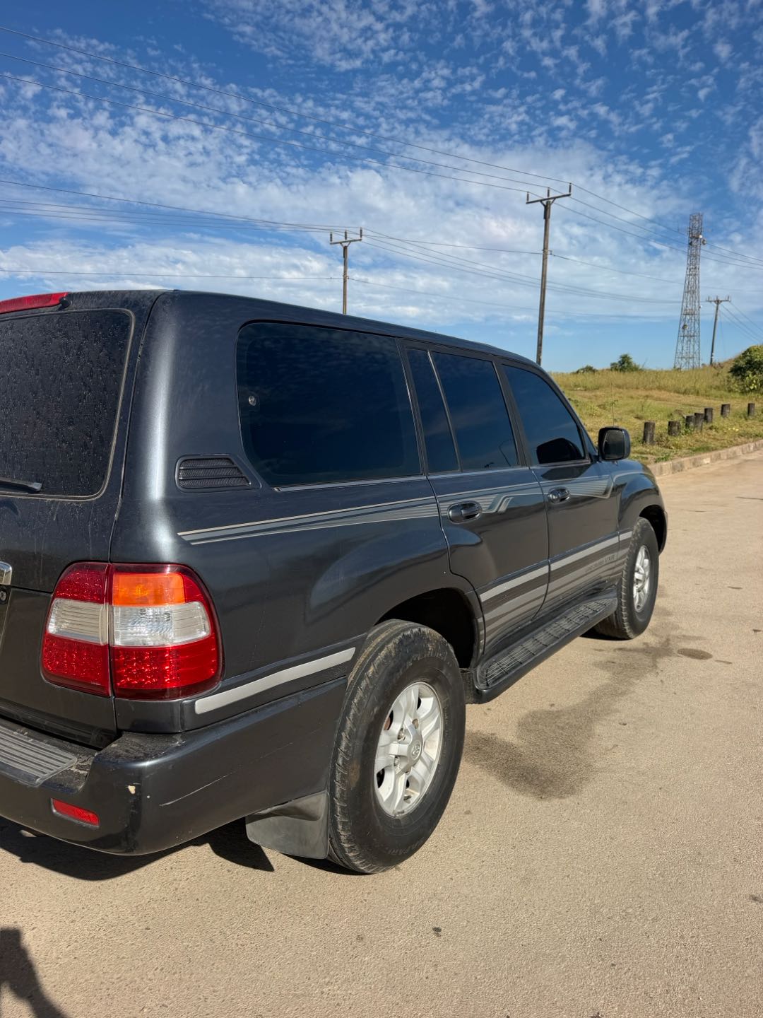 Car Image 2003 TOYOTA LAND CRUISER 
