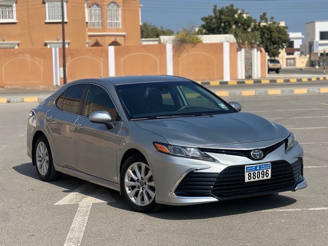 Car Image 2019 TOYOTA CAMRY LE
