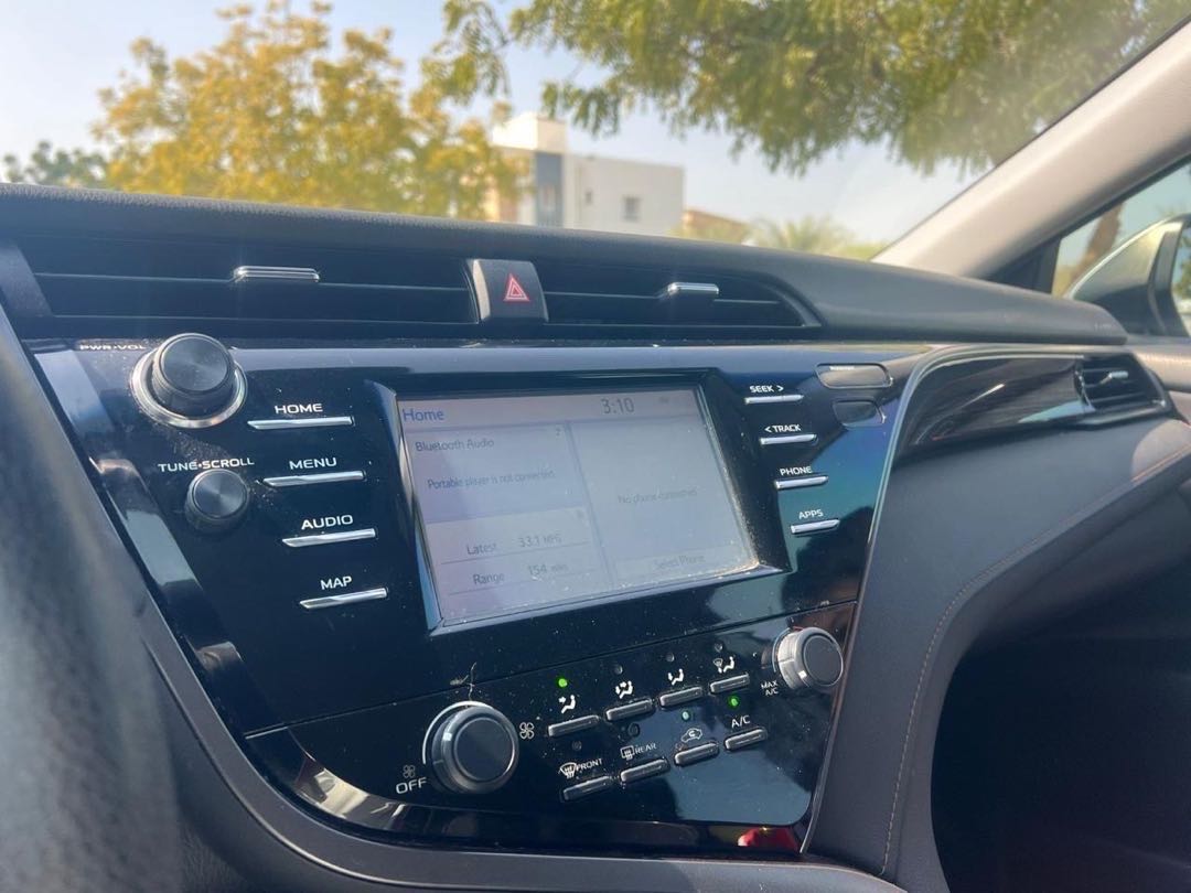 Car Image 2019 TOYOTA CAMRY LE