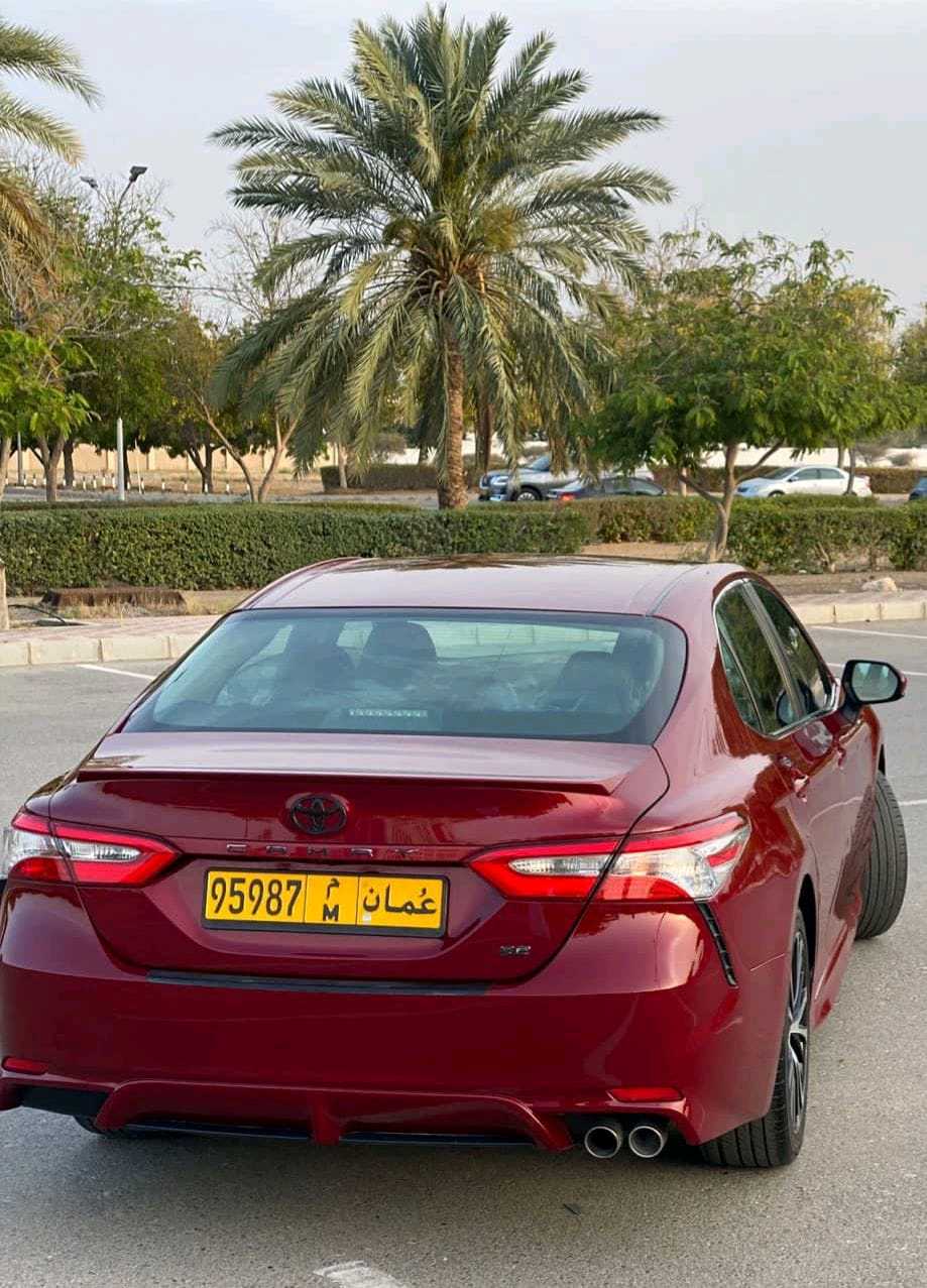 Car Image 2018 TOYOTA CAMRY SE