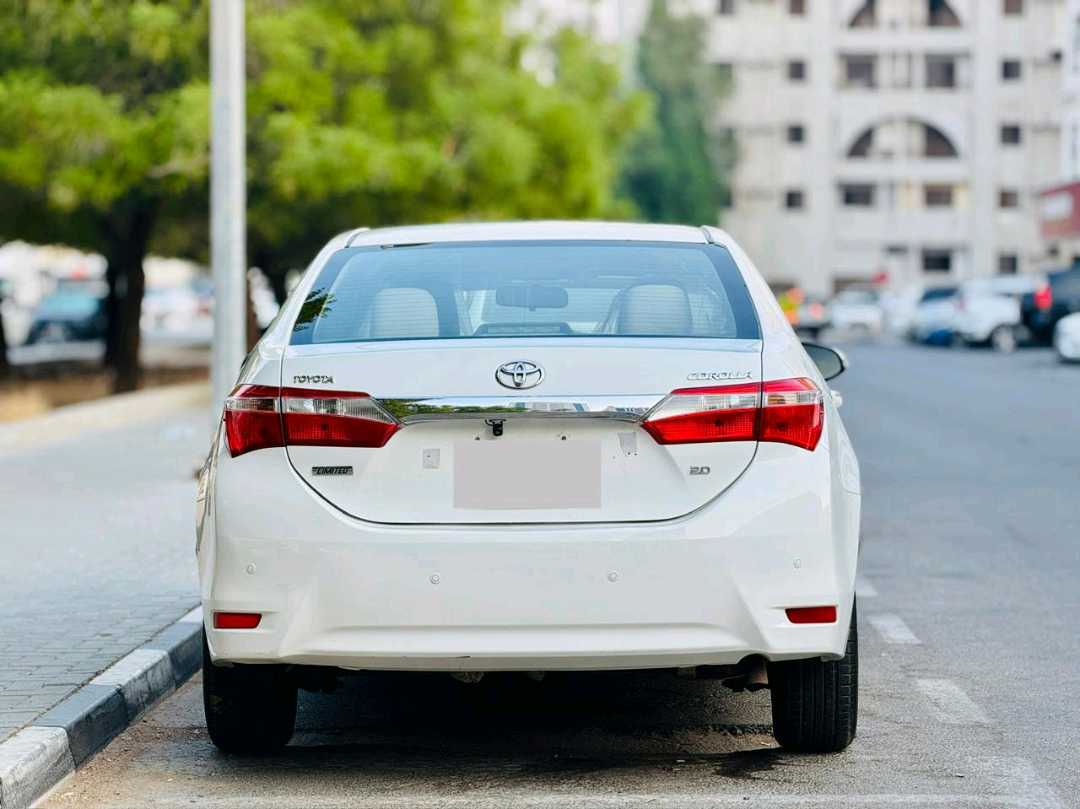 Car Image 2015 TOYOTA COROLLA SE