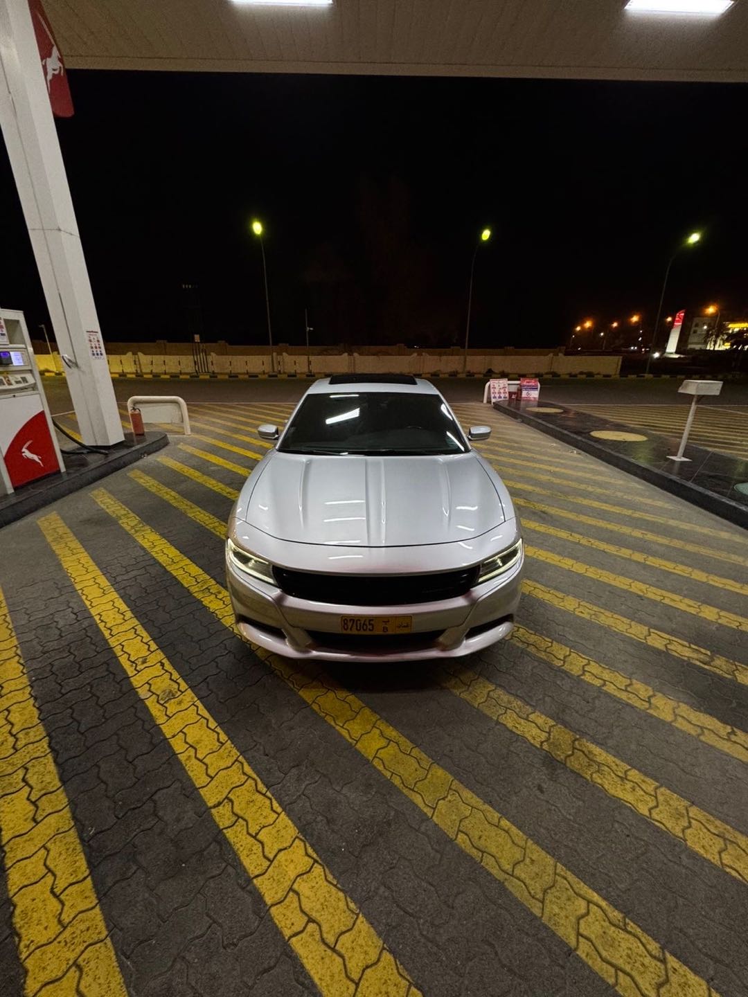 Car Image 2019 DODGE CHARGER SXT