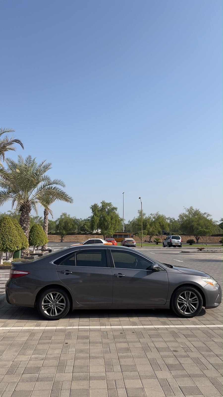 Car Image 2016 TOYOTA CAMRY SE