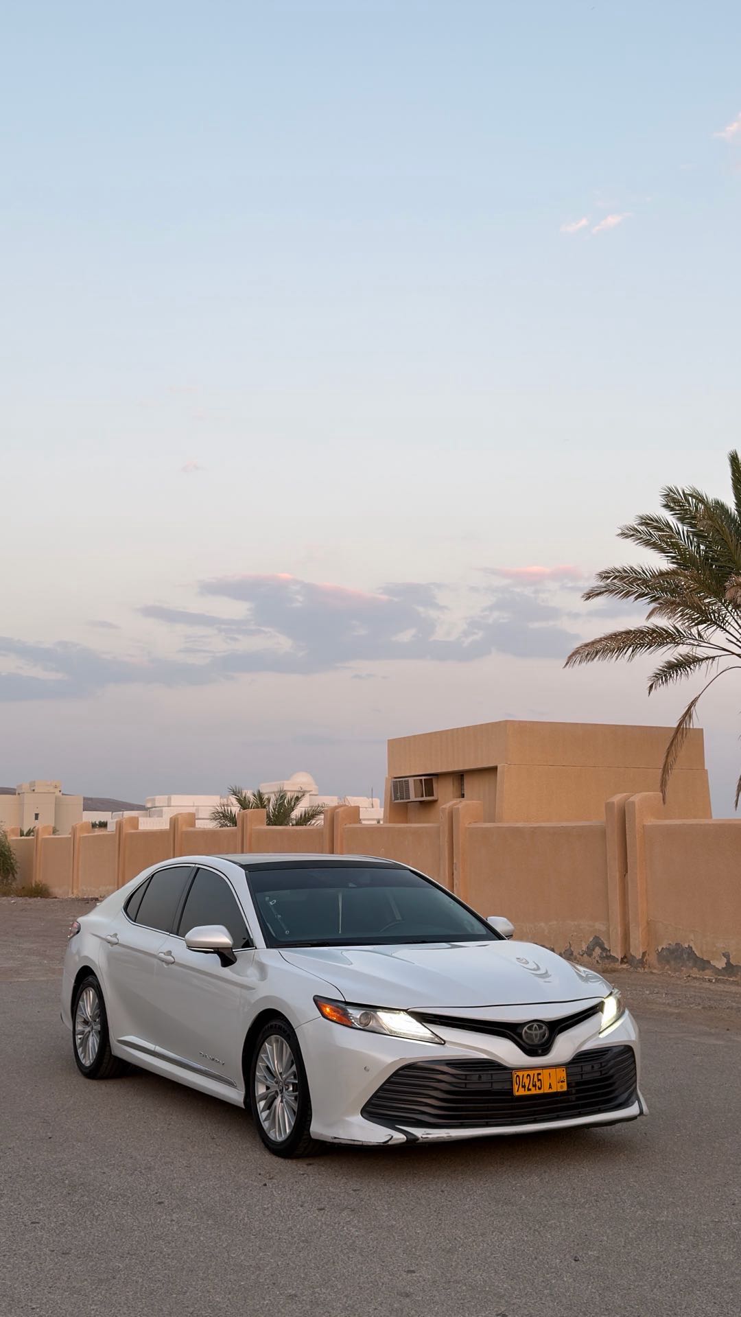 Car Image 2019 TOYOTA CAMRY XLE