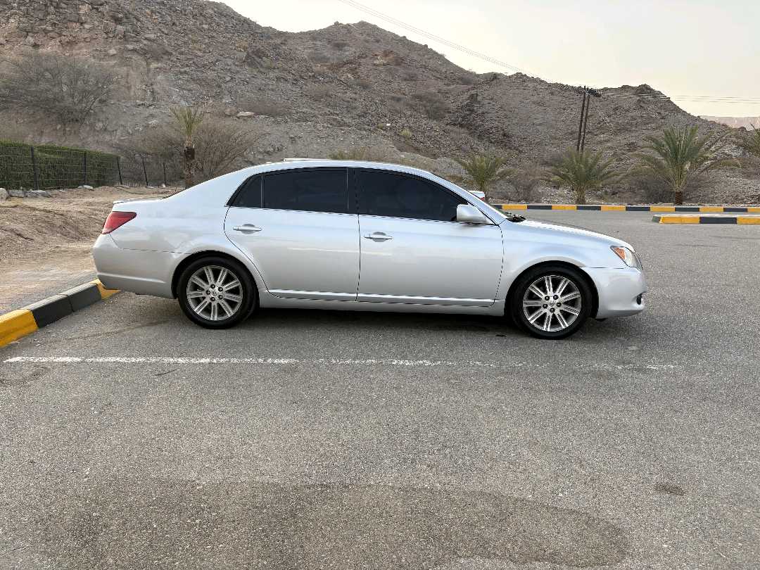 Car Image 2009 TOYOTA AVALON XL
