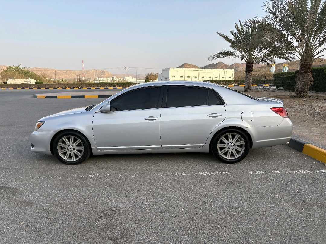 Car Image 2009 TOYOTA AVALON XL