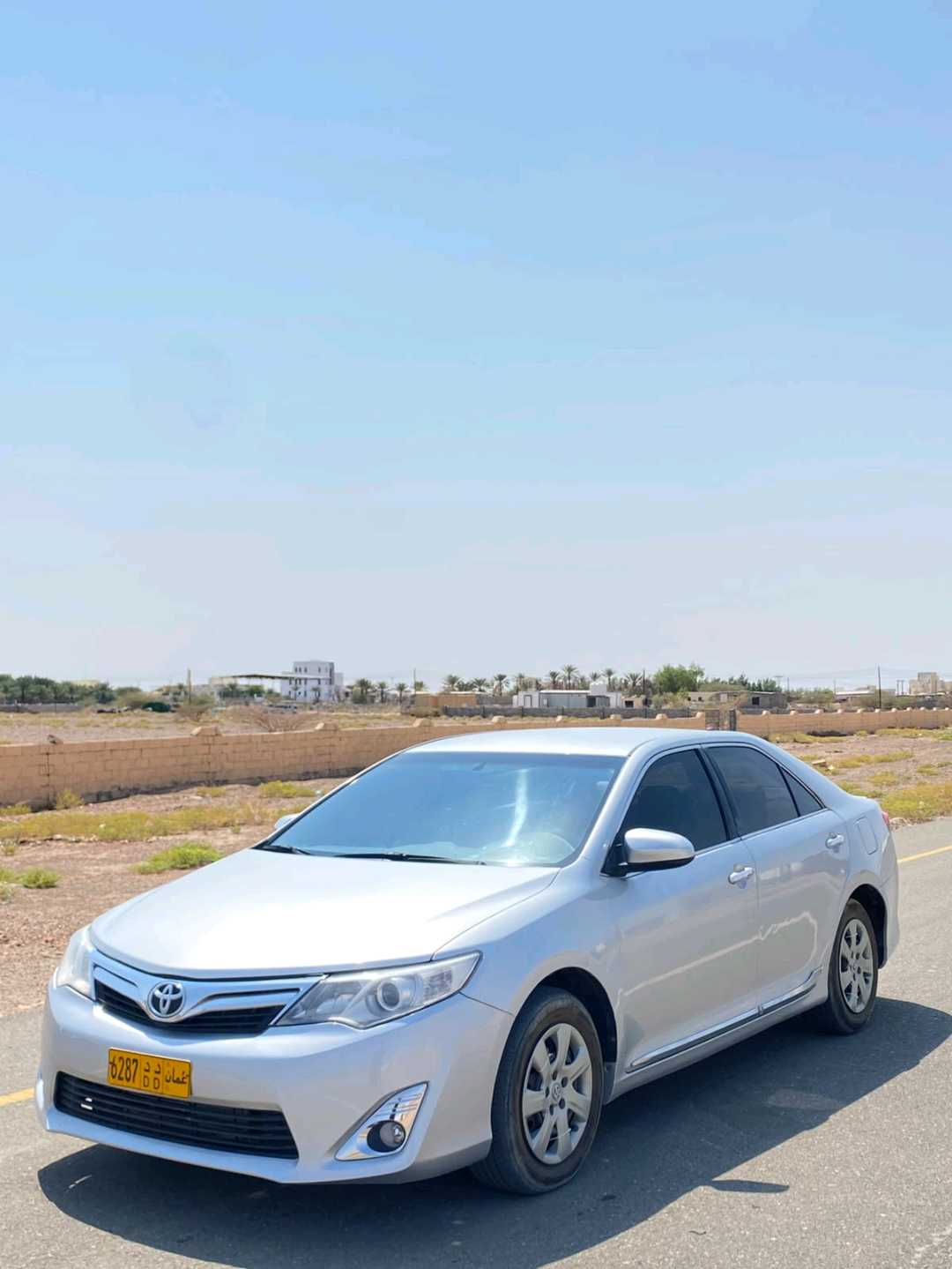 Car Image 2014 TOYOTA CAMRY LE