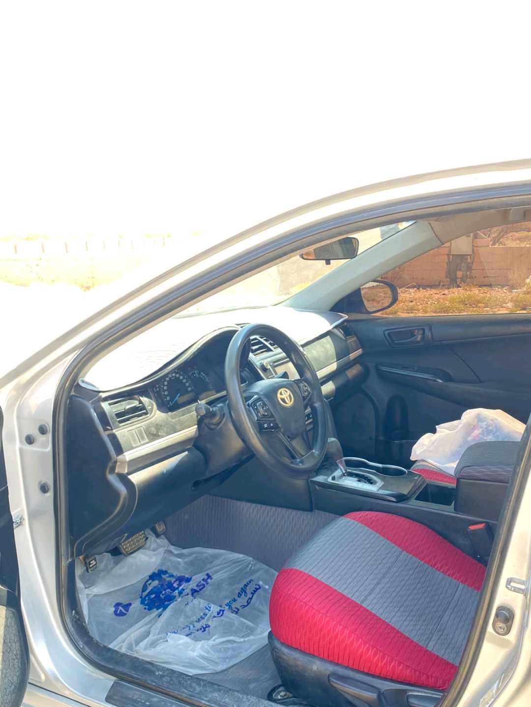 Car Image 2014 TOYOTA CAMRY LE