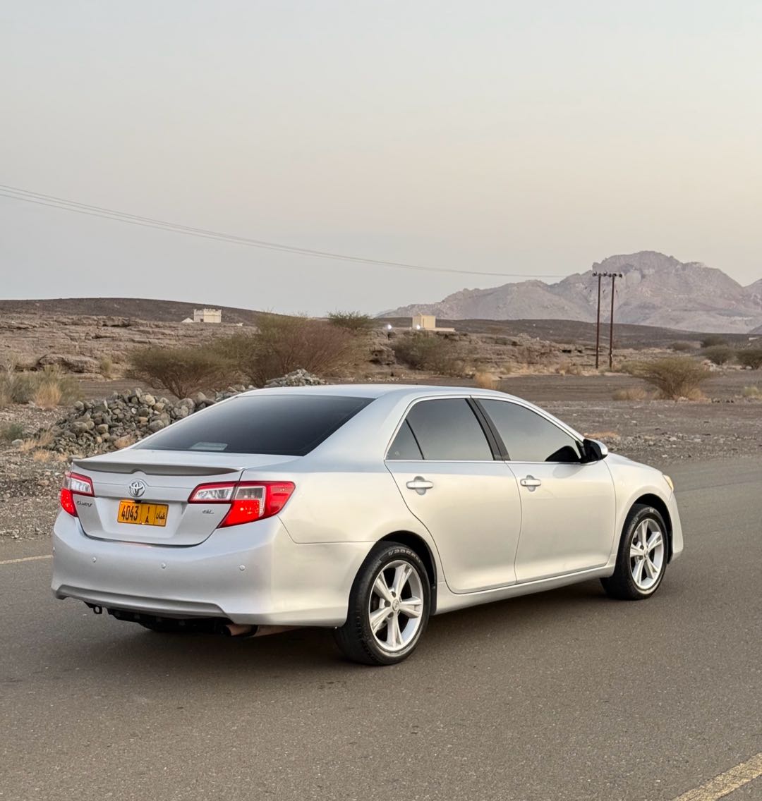 Car Image 2013 TOYOTA CAMRY LE