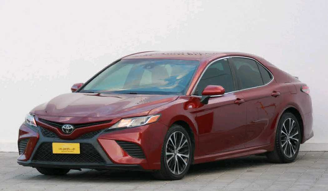 Car Image 2018 TOYOTA CAMRY SE