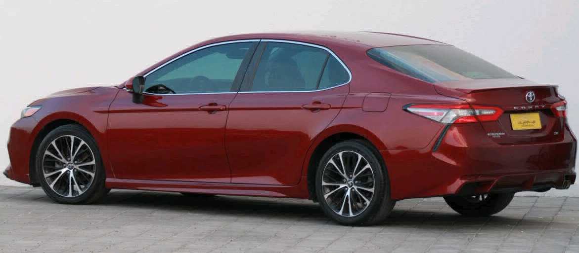 Car Image 2018 TOYOTA CAMRY SE