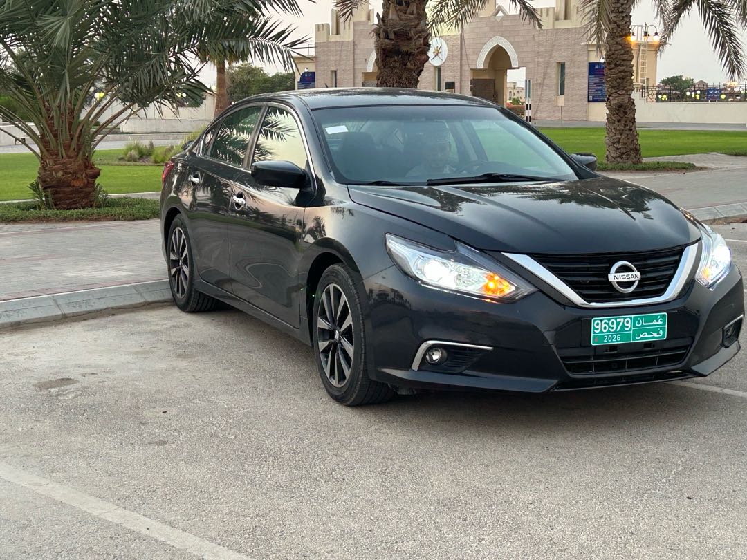 Car Image 2018 NISSAN ALTIMA SV