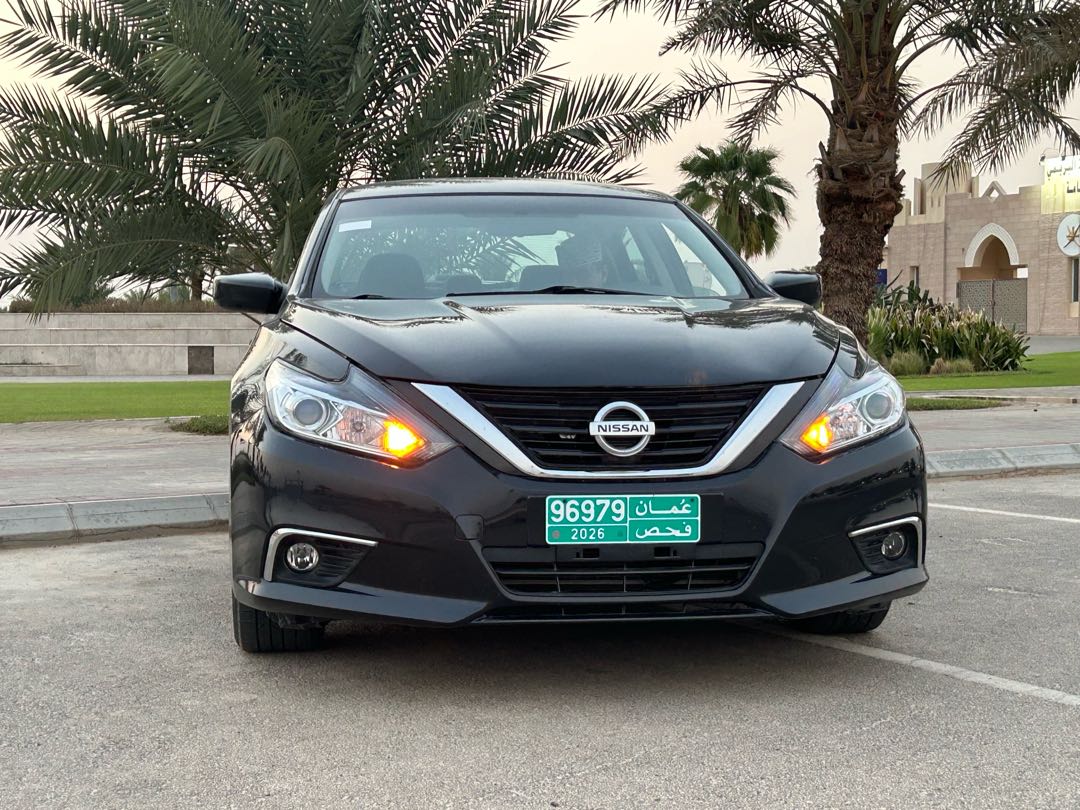 Car Image 2018 NISSAN ALTIMA SV