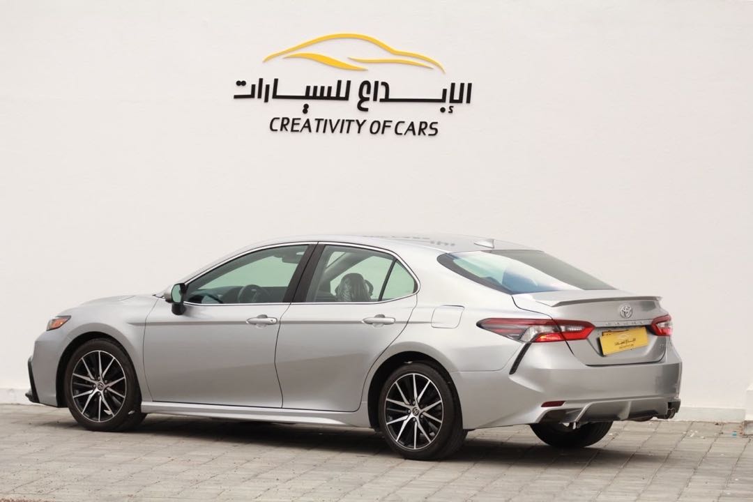 Car Image 2021 TOYOTA CAMRY SE