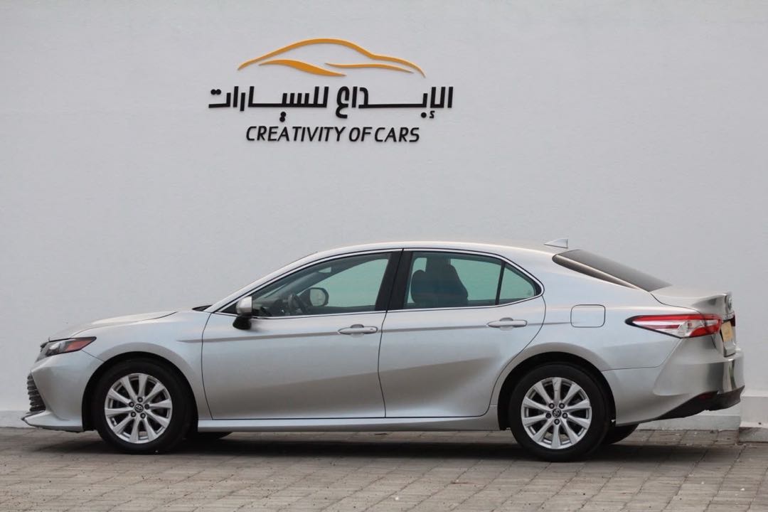 Car Image 2019 TOYOTA CAMRY LE