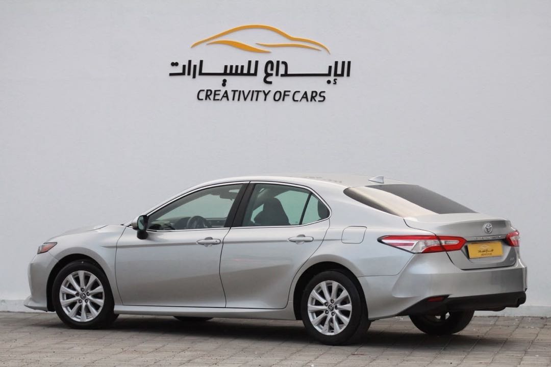 Car Image 2019 TOYOTA CAMRY LE