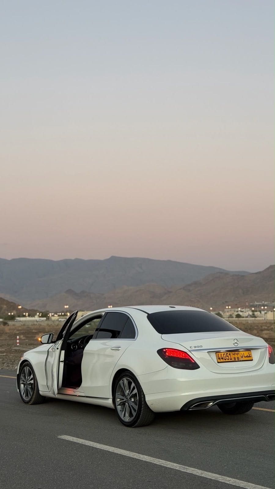 Car Image 2018 MERCEDES C Class 300
