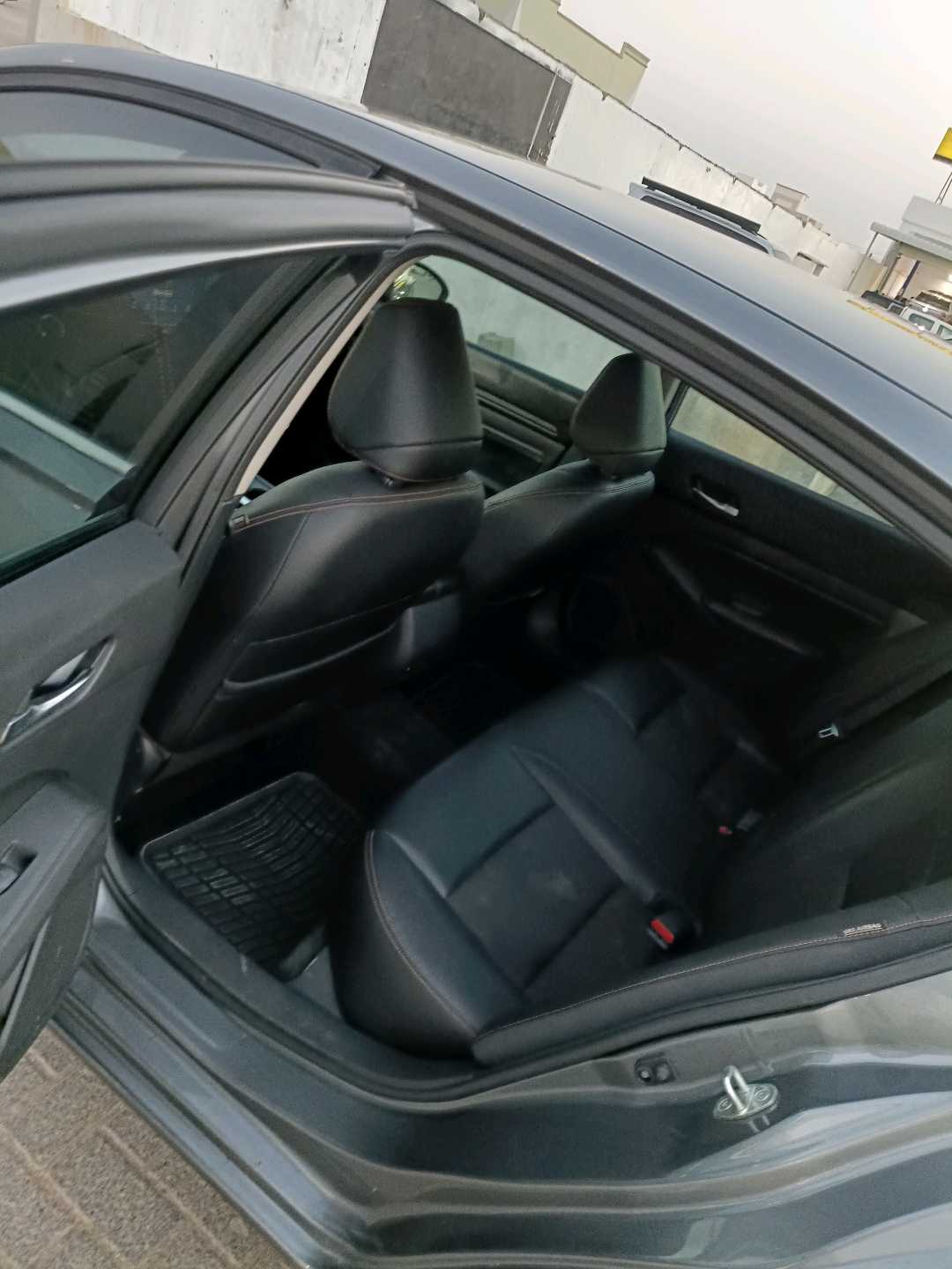 Car Image 2019 NISSAN ALTIMA SR