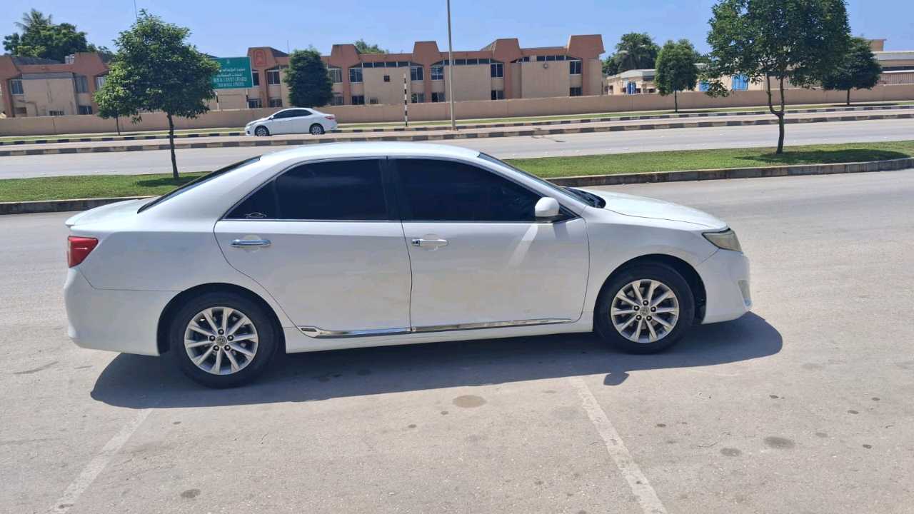 Car Image 2014 TOYOTA CAMRY GL