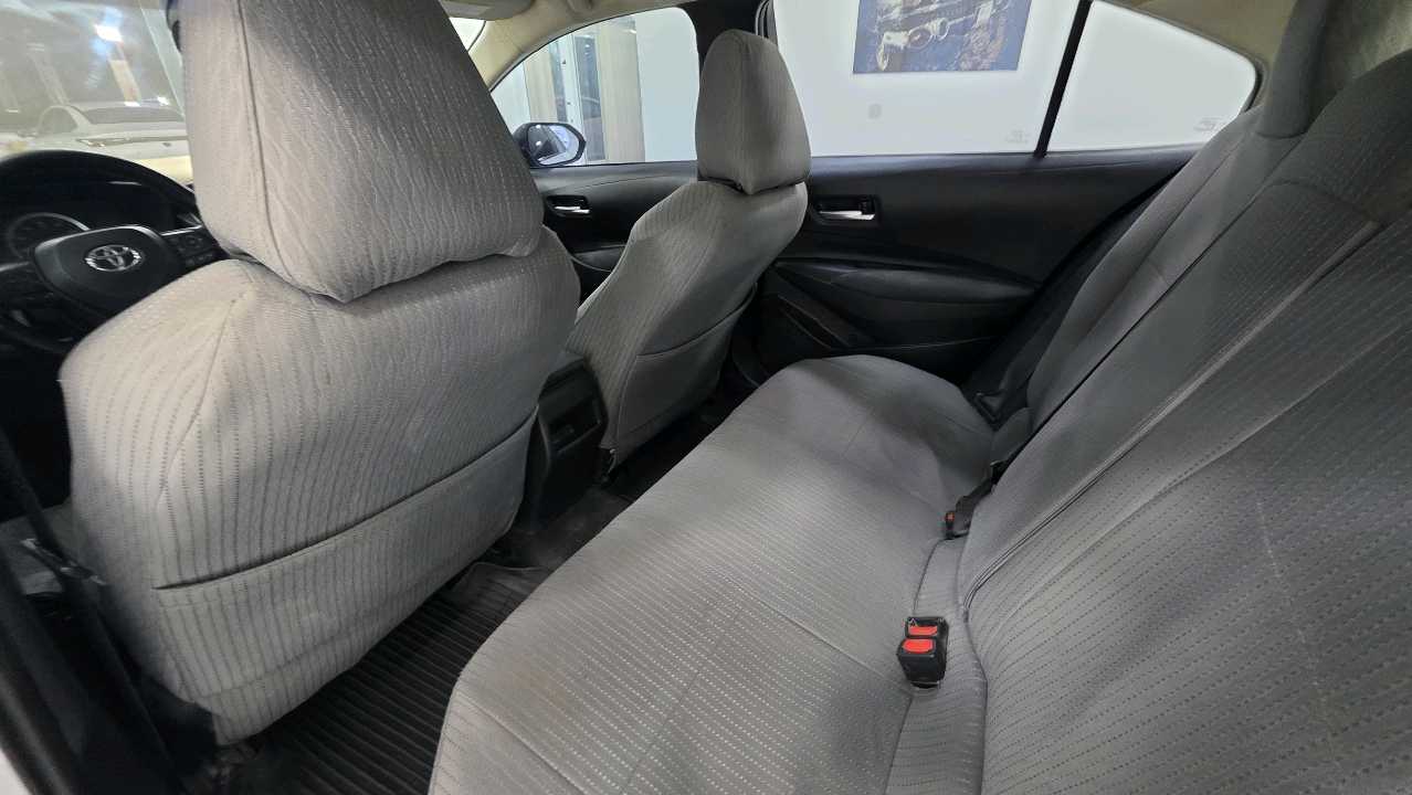 Car Image 2021 TOYOTA COROLLA LE