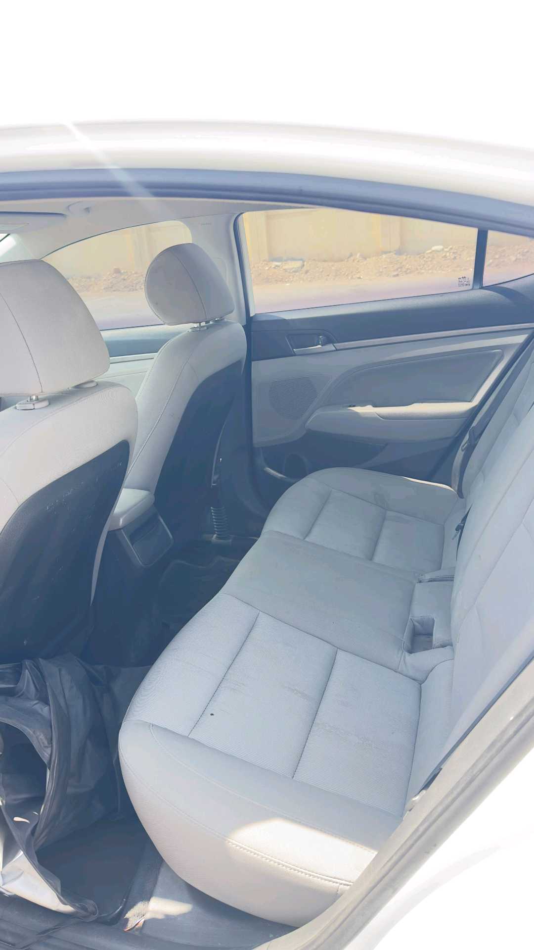 Car Image 2017 HYUNDAI ELANTRA SE