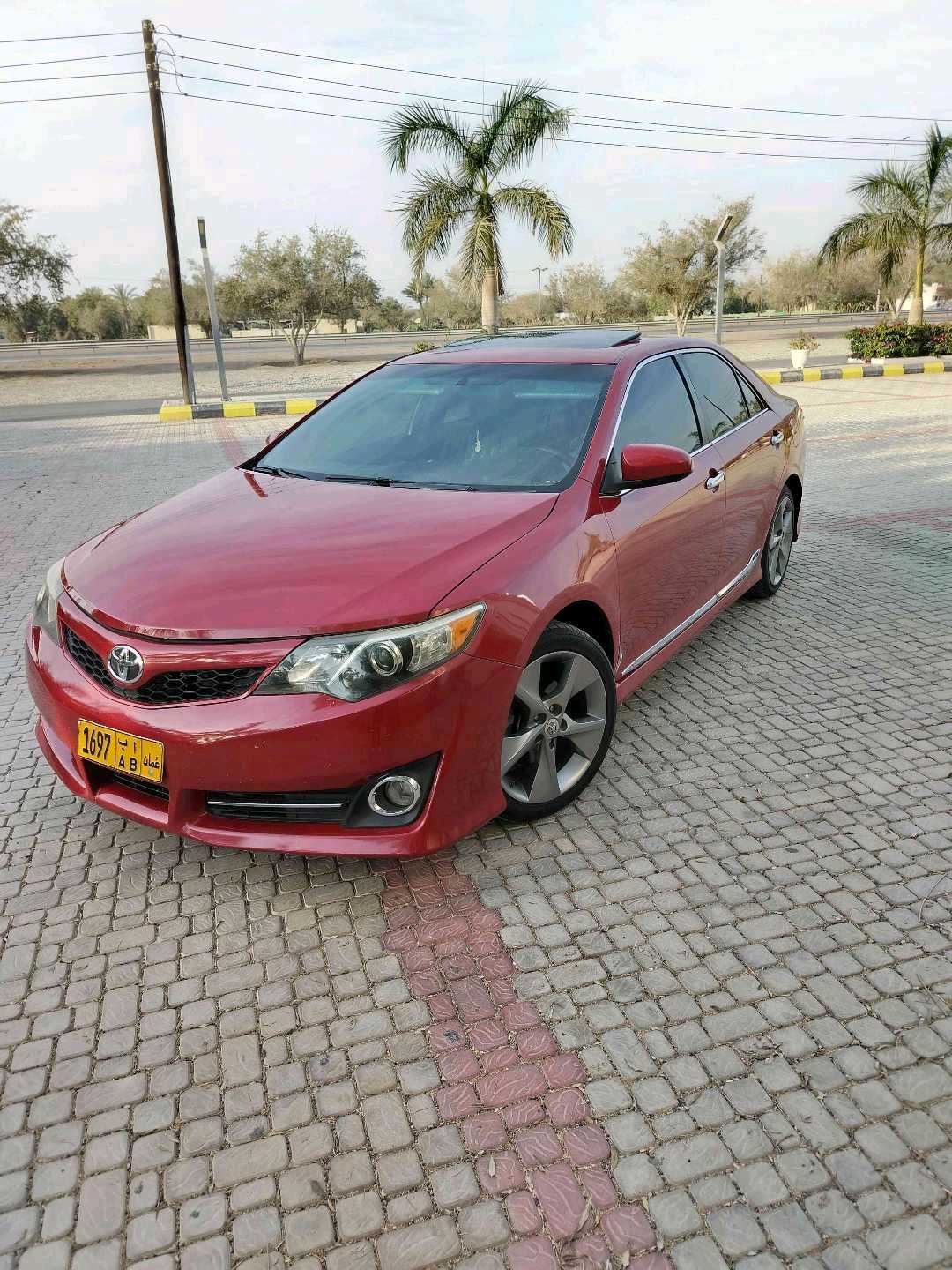 Car Image 2014 TOYOTA CAMRY SE
