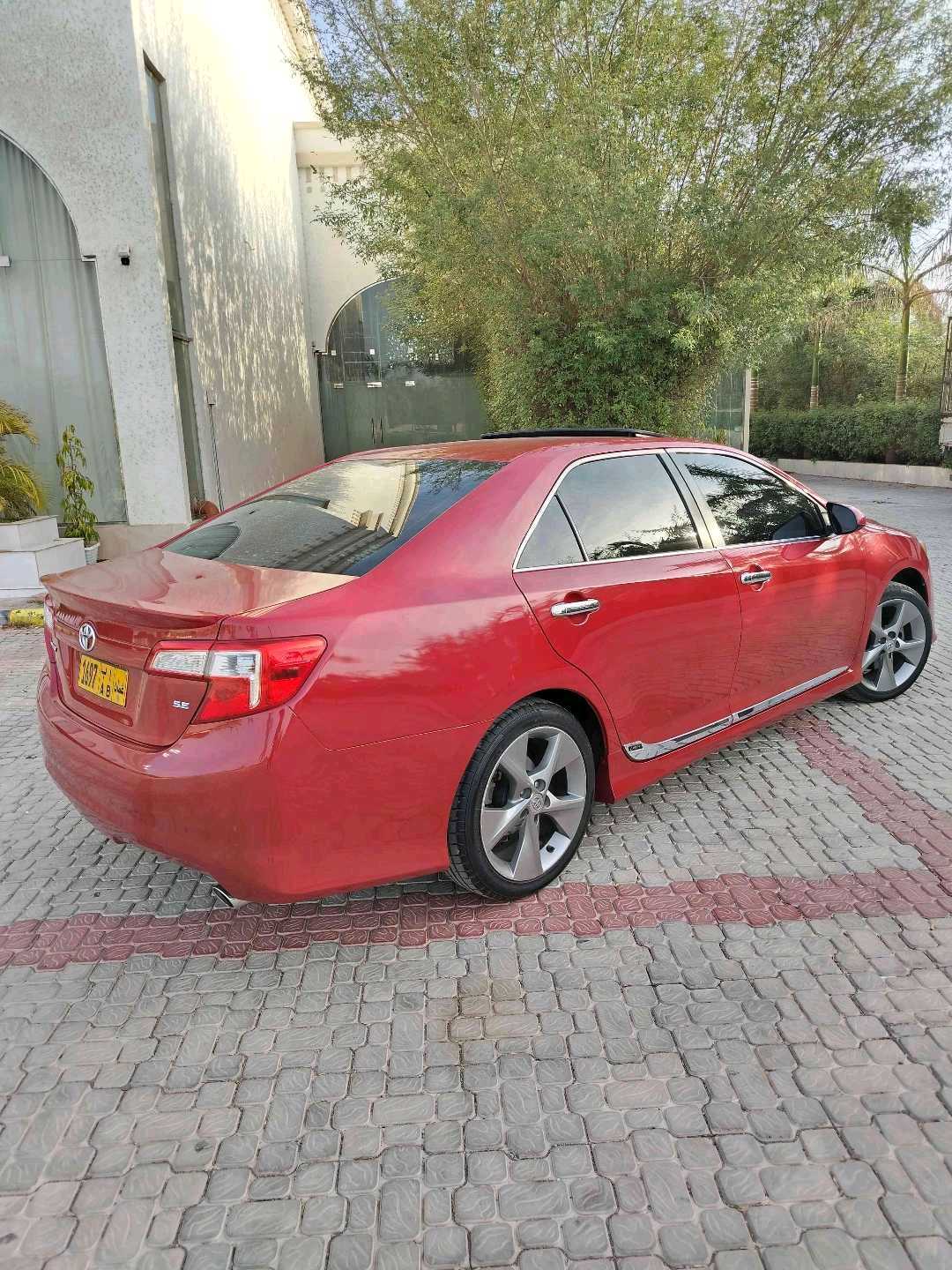 Car Image 2014 TOYOTA CAMRY SE
