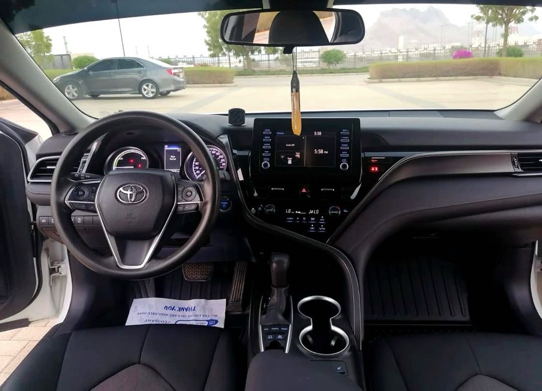 Car Image 2021 TOYOTA CAMRY LE