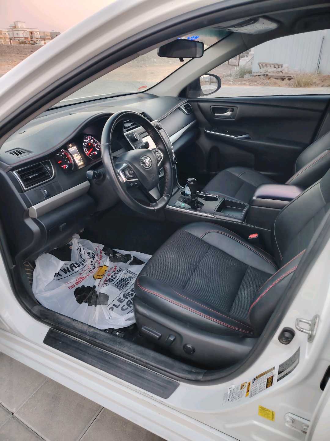 Car Image 2017 TOYOTA CAMRY SE