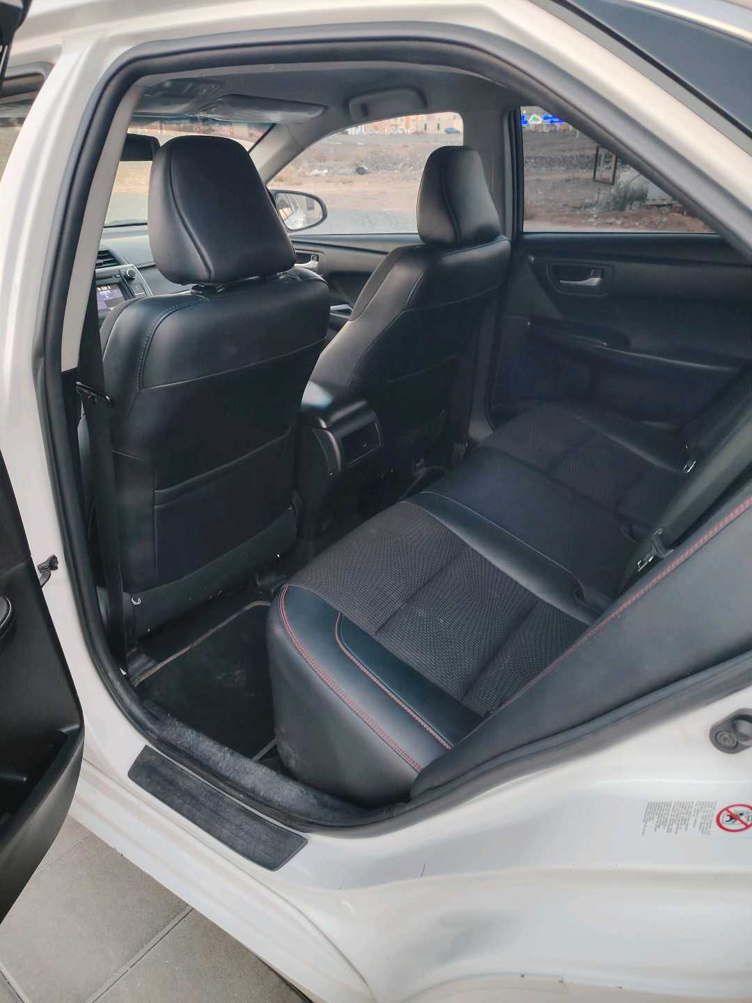 Car Image 2017 TOYOTA CAMRY SE