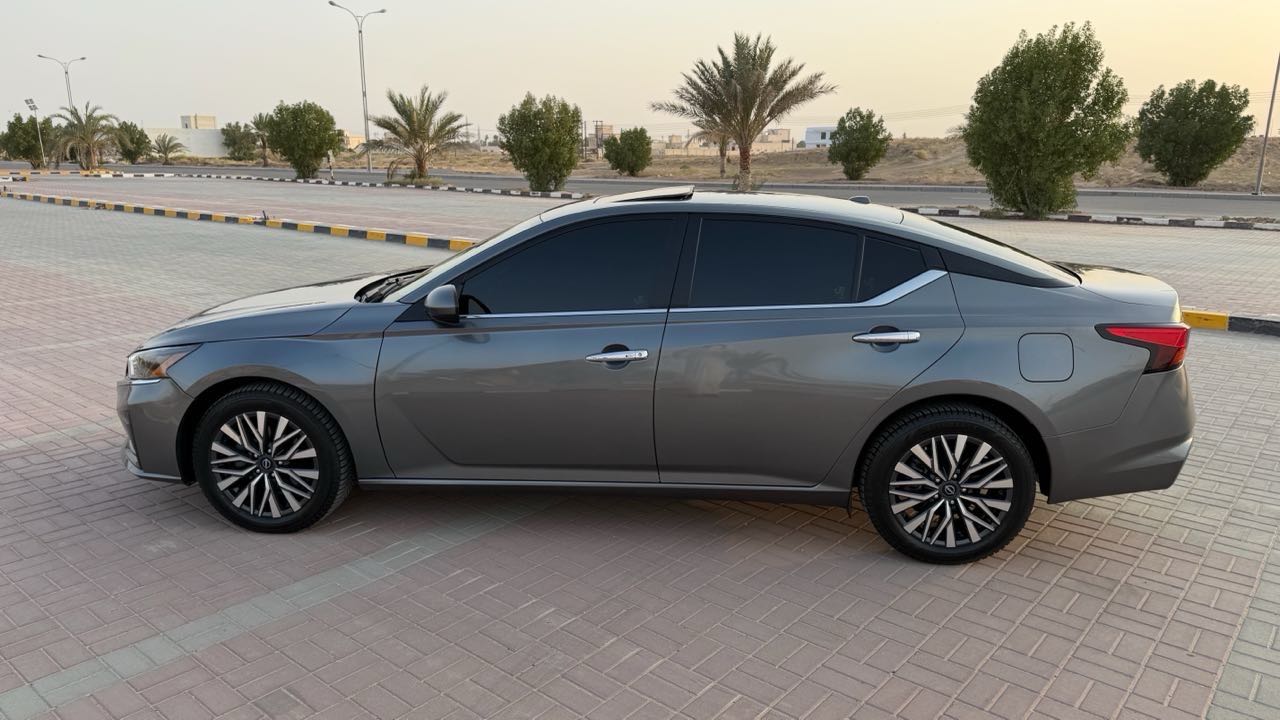 Car Image 2023 NISSAN ALTIMA SV