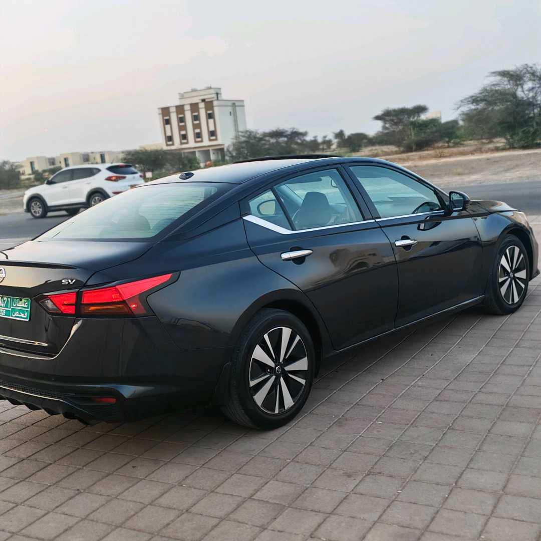 Car Image 2019 NISSAN ALTIMA SV
