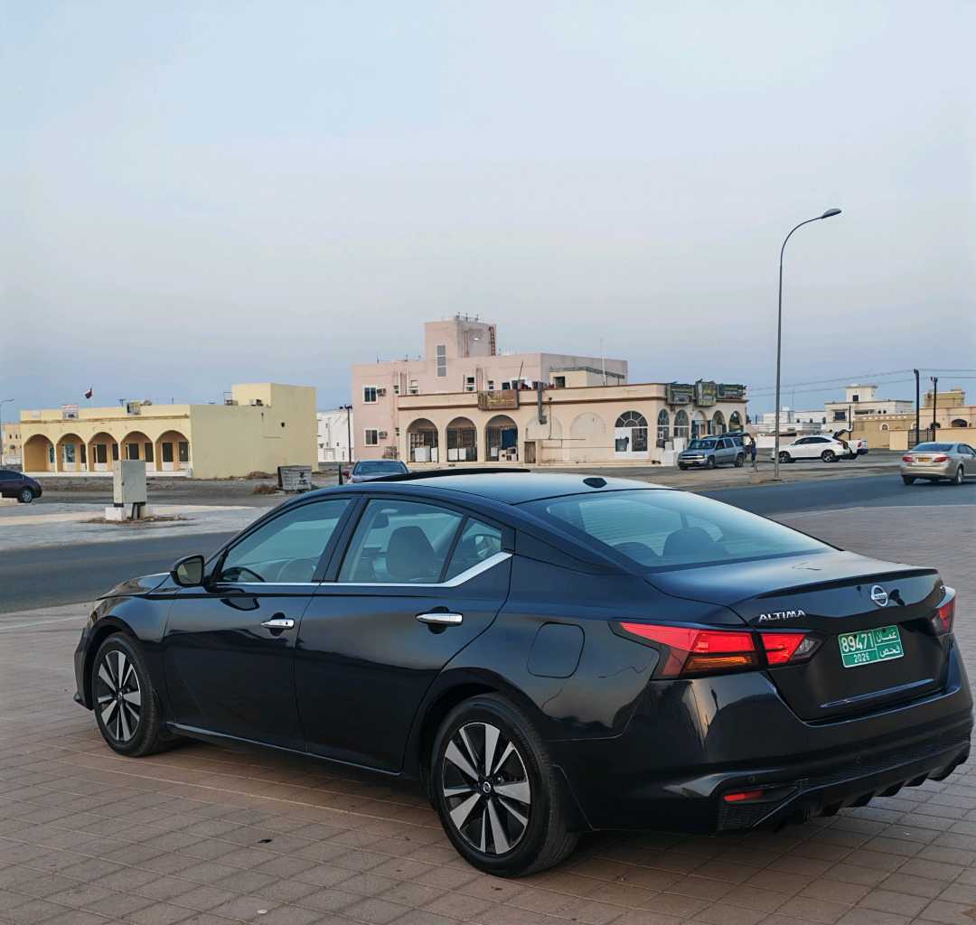 Car Image 2019 NISSAN ALTIMA SV
