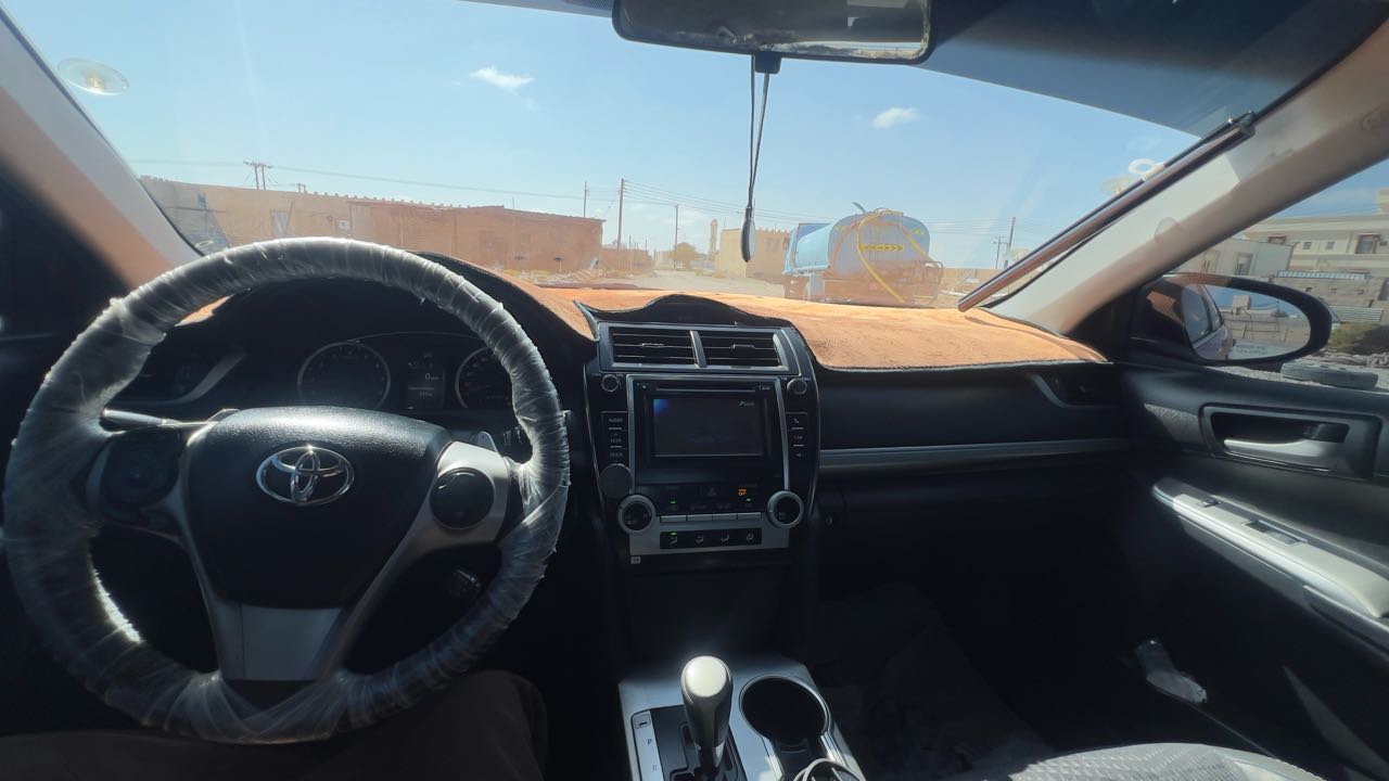Car Image 2012 TOYOTA CAMRY SE