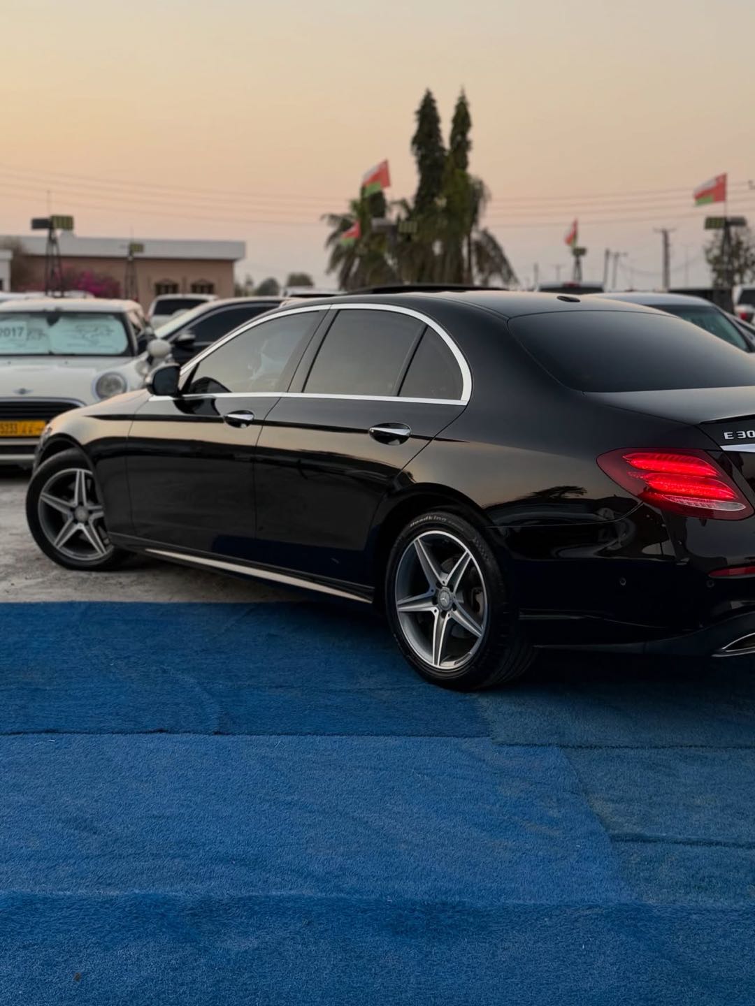 Car Image 2017 MERCEDES E Class 300