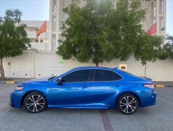 Car Image 2019 TOYOTA CAMRY SE
