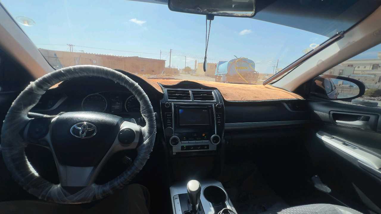 Car Image 2012 TOYOTA CAMRY SE