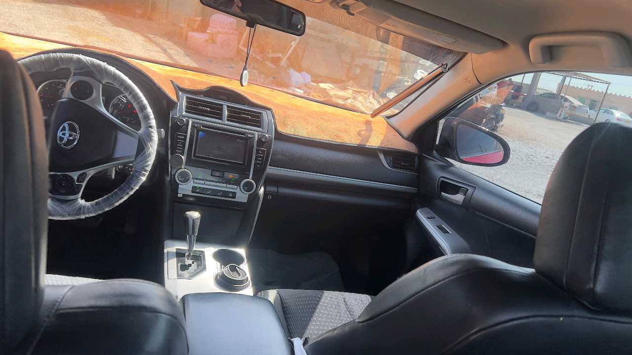 Car Image 2012 TOYOTA CAMRY SE