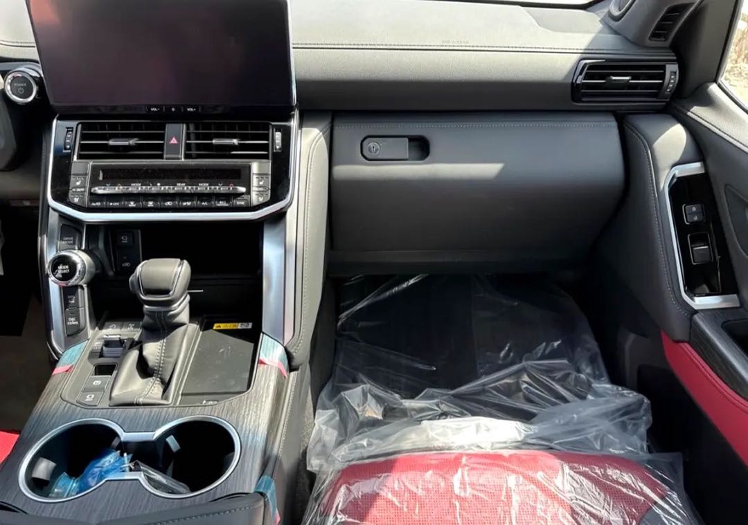 Car Image 2026 TOYOTA LAND CRUISER VX.R