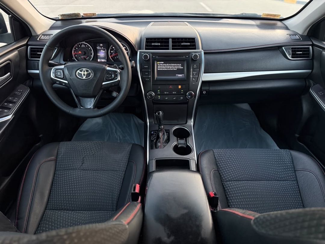 Car Image 2017 TOYOTA CAMRY SE
